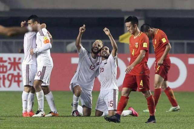 (足球加时赛打平还会加时吗)足球决赛打平怎么办？探讨加时赛与点球大战的规则及其策略