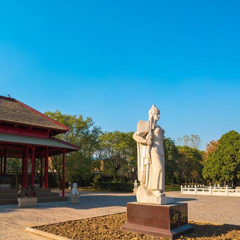 手游盛宴！探索《王都奇幻冒险》中隐藏的神秘元素，开启你的贵族生活之旅