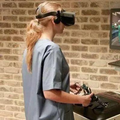 (vr虚拟现实眼镜怎么使用)探索虚拟现实世界：VR眼镜软件让您身临其境体验