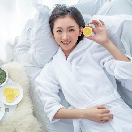 我的合租女室友是不是太过张扬和浮夸，让我无法忍受她的举止和言行？