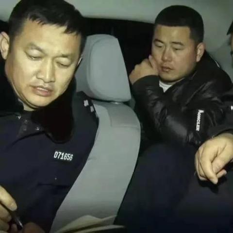 藏锋行：探索深藏于内心的力量与智慧，以行动创造更美好的未来