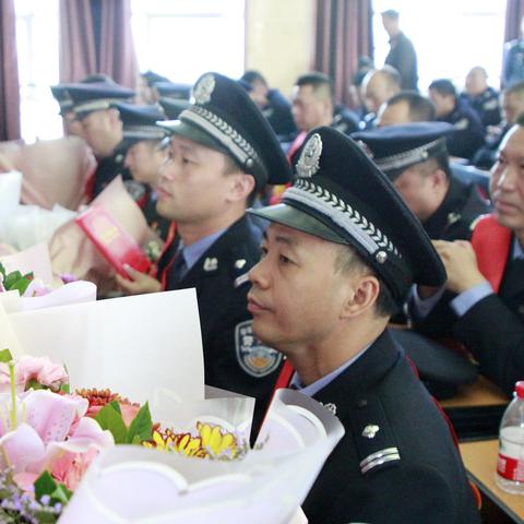 (权力与荣誉的关系)权利与荣耀：掌握使命与尊严，实现人生价值