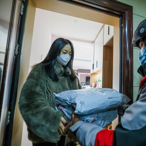 畅玩香肠派对正版最新版2023：全新玩法、精彩活动及独特角色介绍