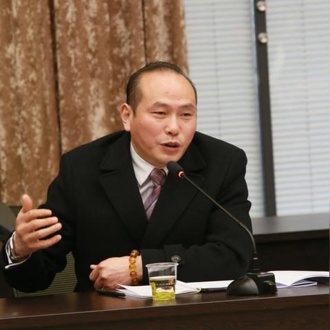 运用'家园卫士辅助脚本'：让程序自动管理家中设备，实现智能家居生活