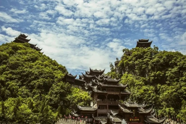 九黎城景点介绍：探寻历史遗迹，感受古文化魅力，畅游风光如画景点。