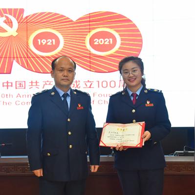 烈焰无双神：勇猛无畏，神威如火，燃烧万千敌人，无人可敌其锋