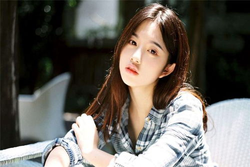 拥有侠气的女生性格：坚韧不拔，无惧挑战，敢于追求自我价值。