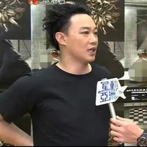 从龙套到精英：揭秘那些在幕后默默奉献的艺术工作者如何成就辉煌人生