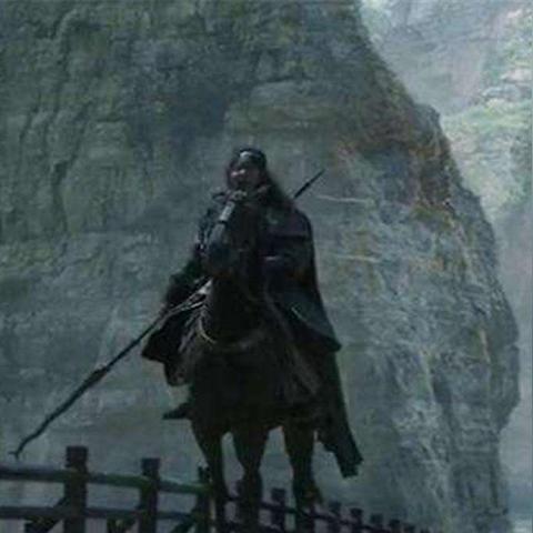三国英雄会战马：从战略角度解析射雕三英战吕布的军事智谋与马术技艺