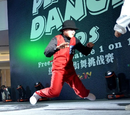 全新推出的环球大冒险舞蹈比赛中文版火热开赛，谁才是最炫舞者？