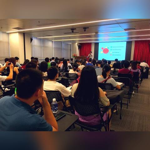 深度解析'次时代'含义：探讨次时代科技发展对未来社会影响的宏观视角